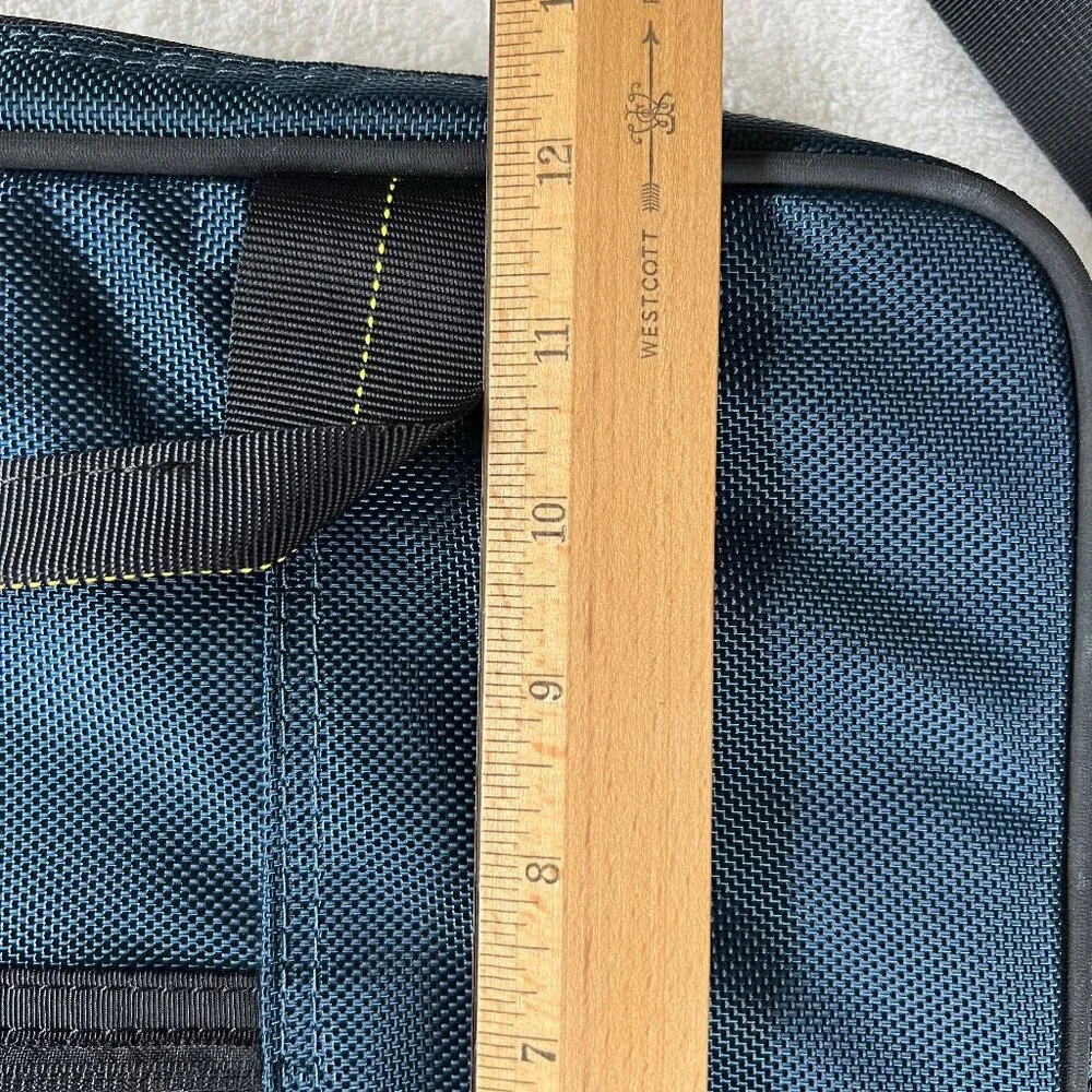Timbuk2 Laptop Grip Sleeve L in navy